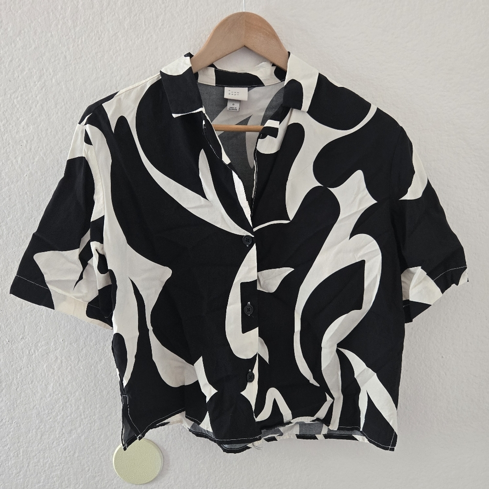 a new day Black & White Swirl Pattern Button-Up Collared Short Sleeve Blouse